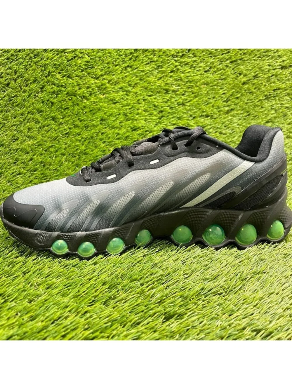 Nike Air Max DN8 Mens Size 10.5 Black Gray Green Athletic Running Shoes Sneakers